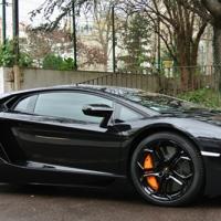 LAMBORGHINI AVENTADOR